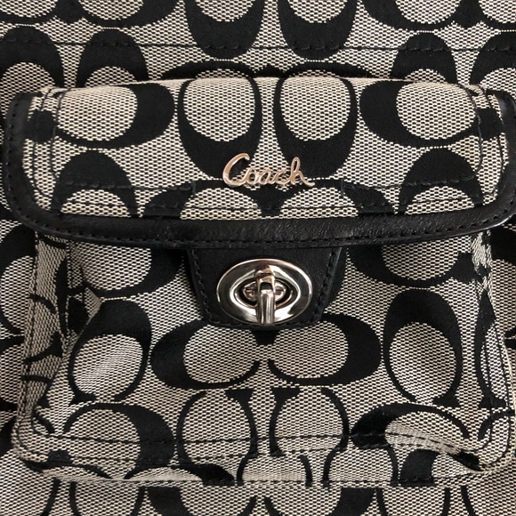 Coach crossbody purse - Picture 2 of 3